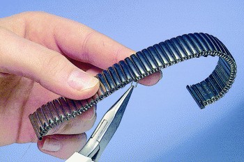 Как укоротить браслет-резинку